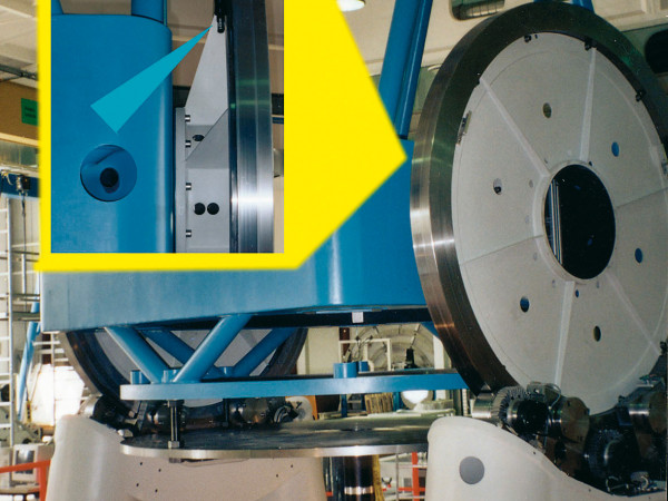 超大型望遠鏡の旋回・回転システム