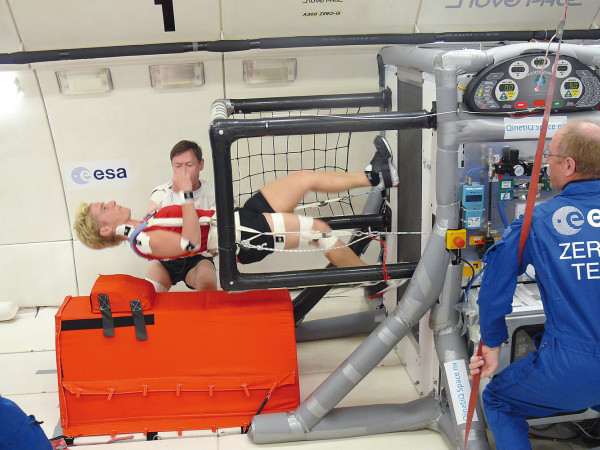 宇宙科学の研究でランニングマシンの駆動部を保護